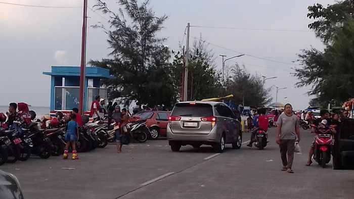 Membeludak, Wisatawan Keluhkan Fasilitas Keselamatan di PPM Kota Probolinggo Membeludak, Wisatawan Keluhkan Fasilitas Keselamatan di PPM Kota Probolinggo