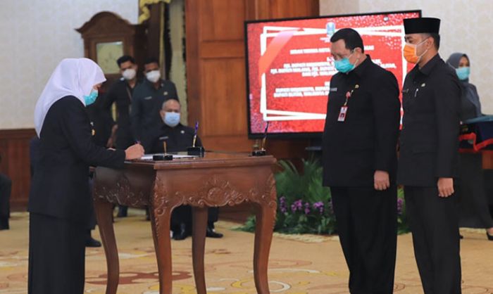 Terapkan Prokes Ketat, Pemprov Jatim Gelar Serah Terima Pelaksanaan Tugas Pjs. Wali Kota Pasuruan Terapkan Prokes Ketat, Pemprov Jatim Gelar Serah Terima Pelaksanaan Tugas Pjs. Wali Kota Pasuruan