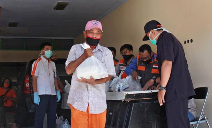 Lanjut di Kecamatan Pesantren, Aksi Si Jamal Kloter ke-3 untuk Warga Ekonomi Terdampak Covid-19 Lanjut di Kecamatan Pesantren, Aksi Si Jamal Kloter ke-3 untuk Warga Ekonomi Terdampak Covid-19