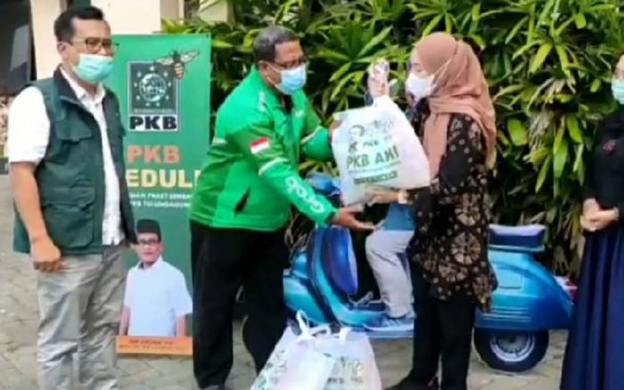 Harlah ke-23, PKB di Jatim Salurkan Bansos untuk Isoman hingga Lomba Kitab Kuning Harlah ke-23, PKB di Jatim Salurkan Bansos untuk Isoman hingga Lomba Kitab Kuning