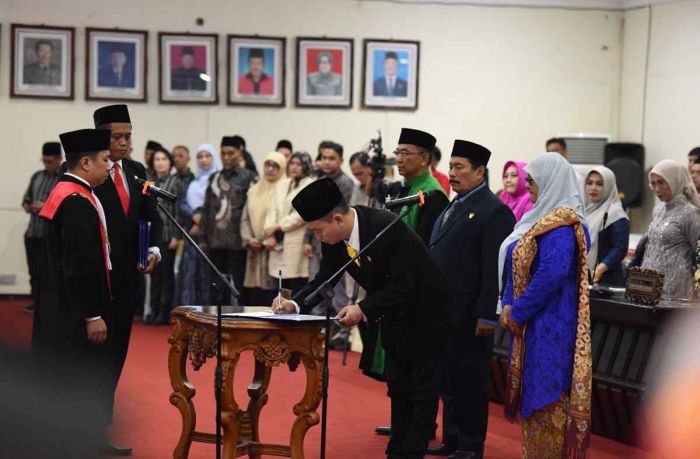 Pj Wali Kota Kediri Hadiri Pengambilan Sumpah Pimpinan DPRD Periode 2024-2029 Pj Wali Kota Kediri Hadiri Pengambilan Sumpah Pimpinan DPRD Periode 2024-2029