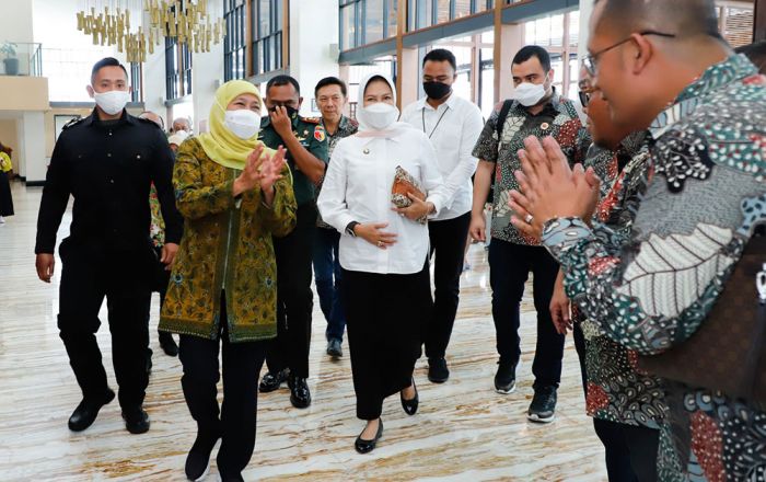 Hadiri Rakerda REI Jatim, Khofifah Apresiasi Sektor Real Estate Jadi 10 Besar Penyumbang PDRB Jatim Hadiri Rakerda REI Jatim, Khofifah Apresiasi Sektor Real Estate Jadi 10 Besar Penyumbang PDRB Jatim