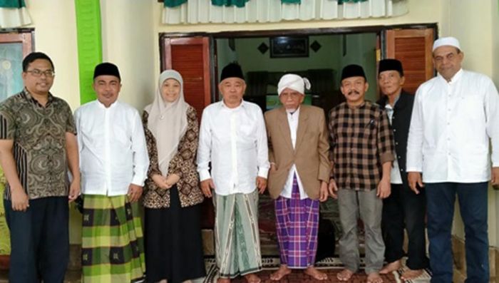 Kiai Asep Ajak Baca Hawqalah Tangkal Virus Corona, Gubernur NTB: Bahagia Bukan Karena Uang Kiai Asep Ajak Baca Hawqalah Tangkal Virus Corona, Gubernur NTB: Bahagia Bukan Karena Uang