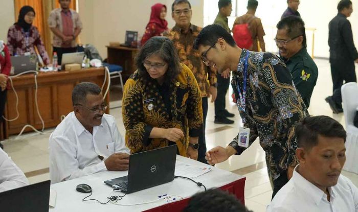 Zanariah Tinjau Pelaksanaan Tes PPPK Pemkot Kediri Zanariah Tinjau Pelaksanaan Tes PPPK Pemkot Kediri