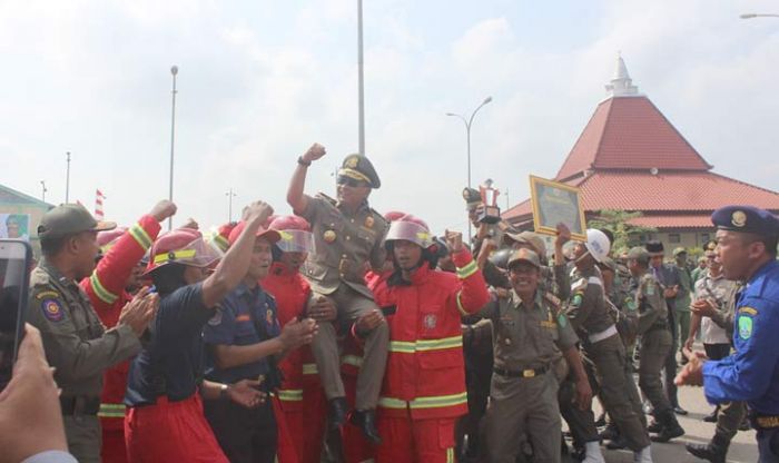 Pemkab Pasuruan Beri THR TPKL Satpol PP Jelang Lebaran