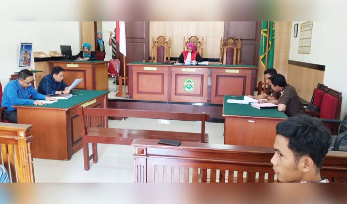 Sekda Tak Hadir di Sidang Praperadilan, Kuasa Hukum Bantah Kliennya Melarikan Diri Sekda Tak Hadir di Sidang Praperadilan, Kuasa Hukum Bantah Kliennya Melarikan Diri