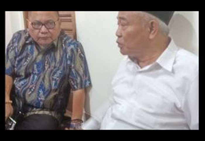 Kiai Asep Saifuddin Chalim Optimistis Khofifah Menang Mutlak Kiai Asep Saifuddin Chalim Optimistis Khofifah Menang Mutlak