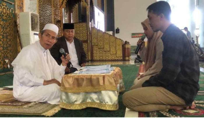 Dapat Restu Orang Tua, Dua Remaja Kristen Ikrar Syahadat di Masjid Al-Akbar Dapat Restu Orang Tua, Dua Remaja Kristen Ikrar Syahadat di Masjid Al-Akbar