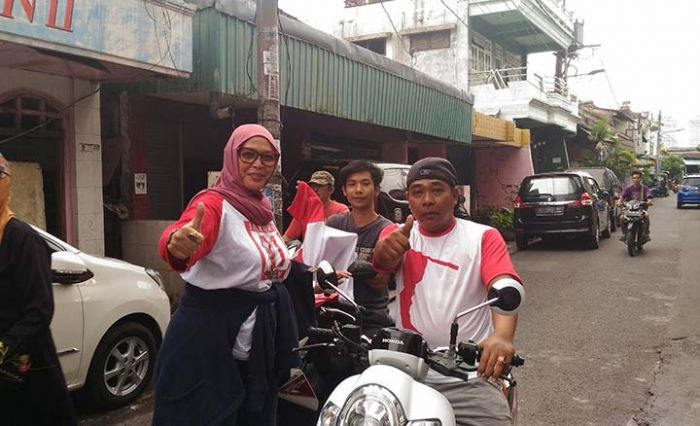 Relawan 01 Blusukan Sosialisasikan Jokowi-Amin di Kampung Dolly Relawan 01 Blusukan Sosialisasikan Jokowi-Amin di Kampung Dolly