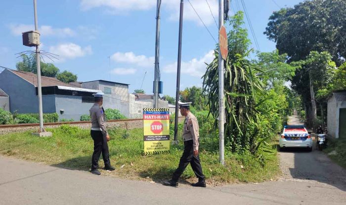 Satlantas Polres Blitar Kota Intensifkan Pengawasan Perlintasan KA Tanpa Palang demi Keselamatan