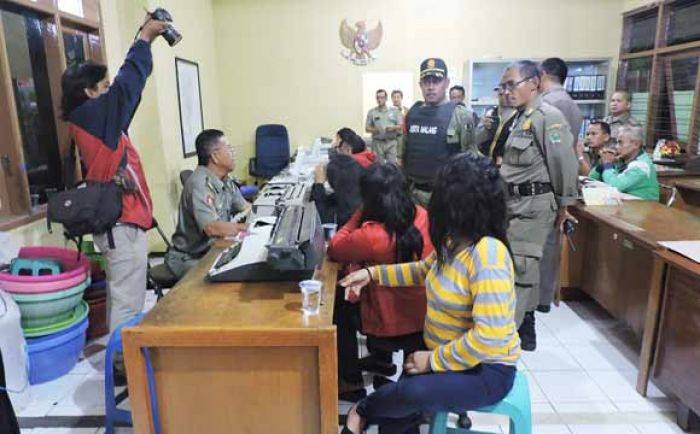 Satpol PP Kota Malang Razia PSK dan Waria, Sempat Dihalangi Oknum TNI