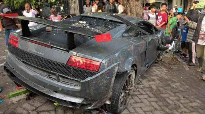 Balap Liar Lamborghini vs Ferrari di Surabaya: Baru Beli, Belum Kuasai Lamborghini Balap Liar Lamborghini vs Ferrari di Surabaya: Baru Beli, Belum Kuasai Lamborghini
