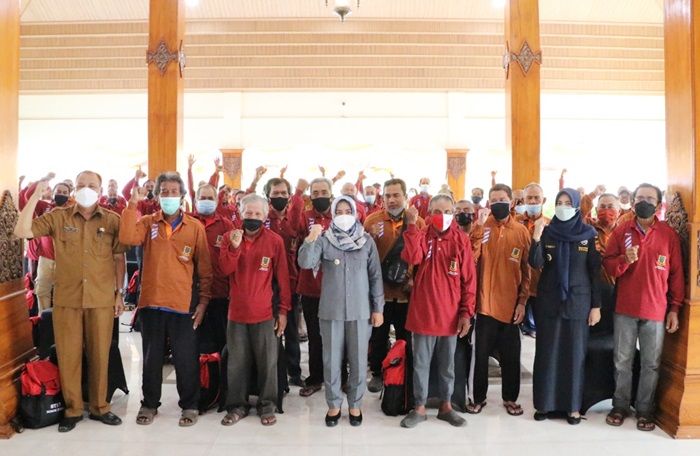 Pengonsumsi Rokok Cukup Banyak, Tukang Becak di Kota Mojokerto Diajak Ikut Berantas Rokok Ilegal