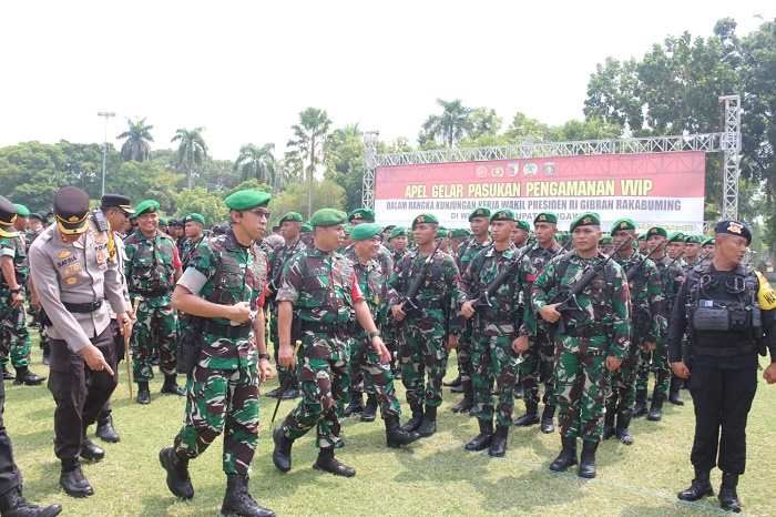 Jelang Kedatangan Wapres di Benteng Pendem, Danrem 081/DSJ Pimpin Gelar Pasukan Pengamanan VVIP Jelang Kedatangan Wapres di Benteng Pendem, Danrem 081/DSJ Pimpin Gelar Pasukan Pengamanan VVIP