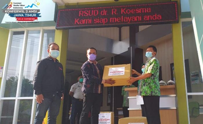Jelang Konferwil II, AMSI Jatim Gandeng EMCL Serahkan APD dan Suplemen untuk Nakes Tuban-Bojonegoro Jelang Konferwil II, AMSI Jatim Gandeng EMCL Serahkan APD dan Suplemen untuk Nakes Tuban-Bojonegoro