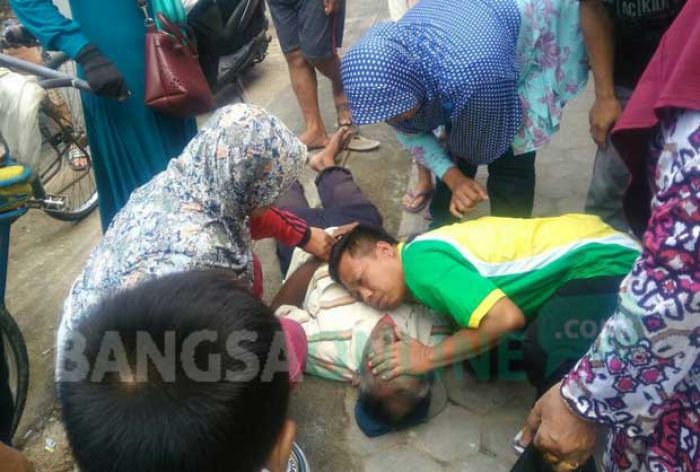 Kakek Penganyuh Becak di Pamekasan ini Meninggal saat Antarkan Penumpang Kakek Penganyuh Becak di Pamekasan ini Meninggal saat Antarkan Penumpang