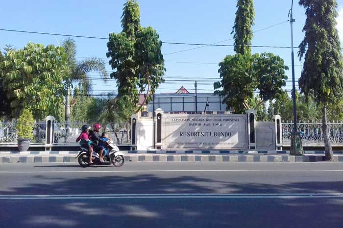 Diduga Lakukan Penipuan dan Palsukan Dokumen, Oknum PNS di Situbondo Dilaporkan ke Polisi Diduga Lakukan Penipuan dan Palsukan Dokumen, Oknum PNS di Situbondo Dilaporkan ke Polisi