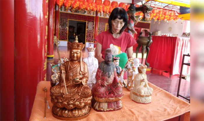 Sambut Imlek, 50 Lebih Patung Dewa di Jember Dimandikan Sambut Imlek, 50 Lebih Patung Dewa di Jember Dimandikan