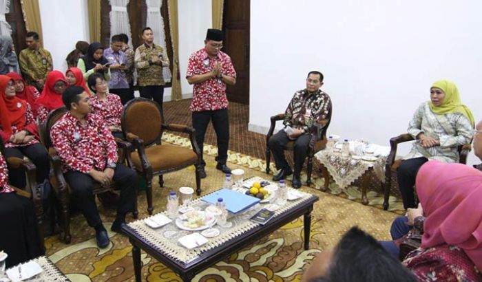 Gubernur Khofifah Lepas Guru Teladan ke Tingkat Nasional: Kita Harus Tingkatkan Kualitas Guru