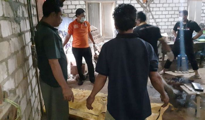 Diduga Korban Pembunuhan, Warga Montong Tuban Ditemukan Bersimbah Darah dengan Usus Terburai Diduga Korban Pembunuhan, Warga Montong Tuban Ditemukan Bersimbah Darah dengan Usus Terburai