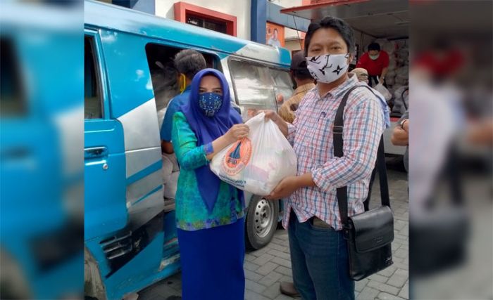 Minggu Pagi, BPBD Gresik Gelontor Bantuan Sembako ke Zona Merah COVID-19