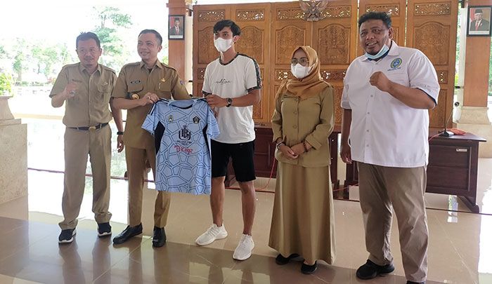 Tim Sepak Bola Kabupaten Blitar Berangkat ke Kualifikasi Porprov di Malang