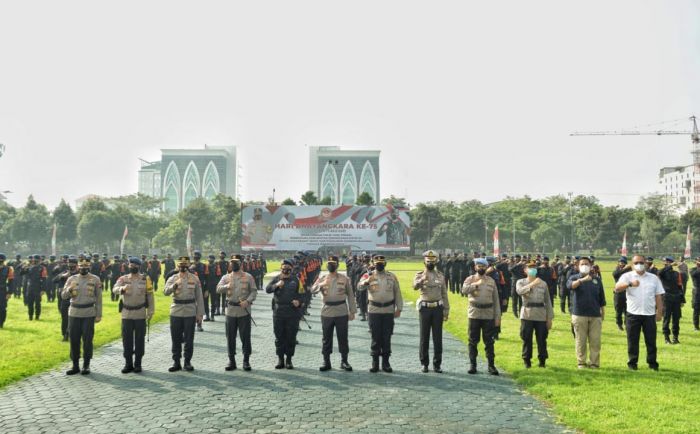 Kapolda Jatim: Terima Kasih Personel Korps Brimob Polri Telah Bantu Penanganan Covid-19 di Jatim Kapolda Jatim: Terima Kasih Personel Korps Brimob Polri Telah Bantu Penanganan Covid-19 di Jatim
