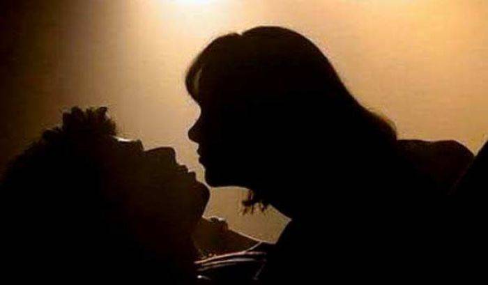 Mesum dengan WIL, Oknum PNS di Tuban ini Digerebek Istri dan Warga Mesum dengan WIL, Oknum PNS di Tuban ini Digerebek Istri dan Warga