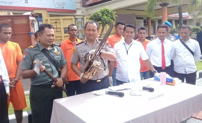 Polresta Banyuwangi Bersama Polhut Amankan 6 Pencuri Kayu Hutan