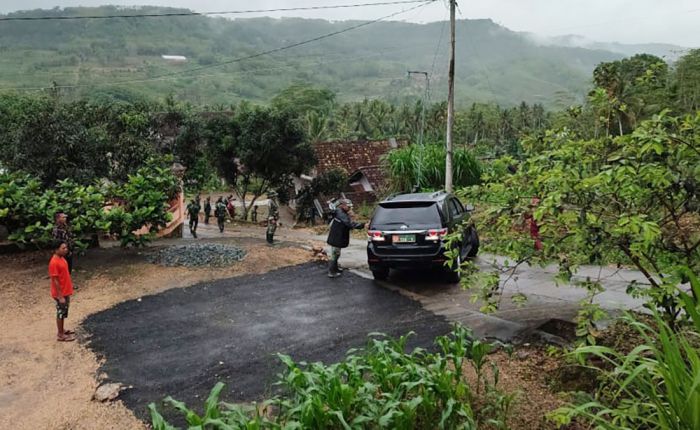 Bencana Tanah Gerak Terjadi di Blitar, 35 Kepala Keluarga Terdampak Mengungsi Bencana Tanah Gerak Terjadi di Blitar, 35 Kepala Keluarga Terdampak Mengungsi