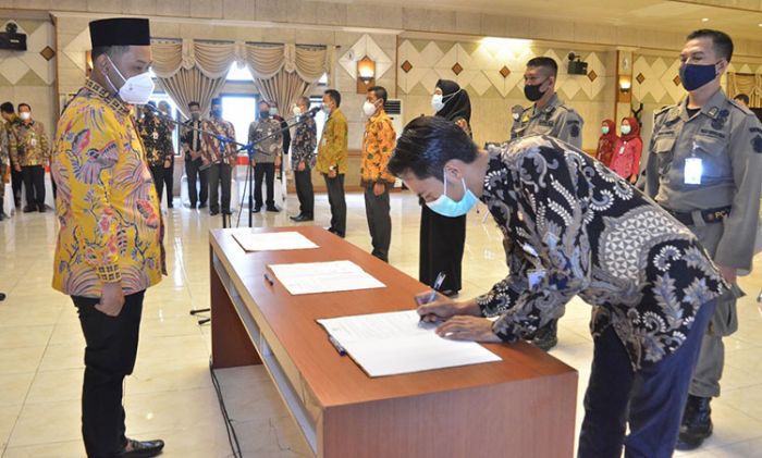 Lantik 29 Pejabat Fungsional, Bupati Gus Yani: Hormati Baju dan Jabatan yang Disandang Lantik 29 Pejabat Fungsional, Bupati Gus Yani: Hormati Baju dan Jabatan yang Disandang