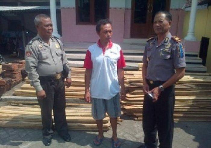 Gunakan Kayu Jati Ilegal, Pengrajin Mebel di Mojokerto Disel Gunakan Kayu Jati Ilegal, Pengrajin Mebel di Mojokerto Disel