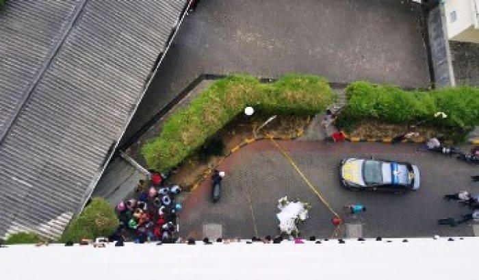 Duda Muda Tewas Bunuh Diri, Terjun dari Lantai A3 ITC Surabaya Duda Muda Tewas Bunuh Diri, Terjun dari Lantai A3 ITC Surabaya