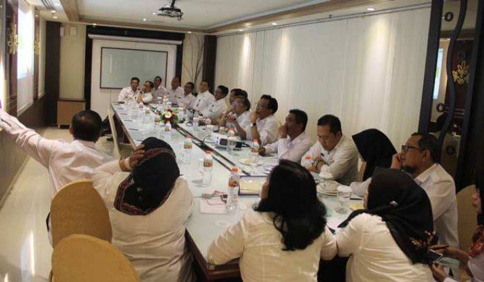 Bupati Gresik Kawal Pembahasan RAPBD 2017