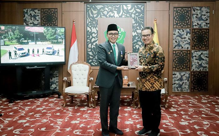 Bupati Pamekasan Raih Penghargaan Manggala Karya Kencana dari BKKBN RI Bupati Pamekasan Raih Penghargaan Manggala Karya Kencana dari BKKBN RI