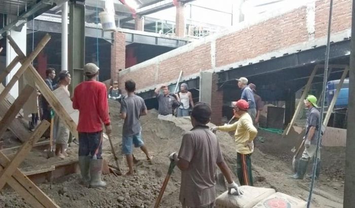 Pembangunan Proyek Fisik di Kota Blitar Abaikan Perlengkapan Keselamatan Pembangunan Proyek Fisik di Kota Blitar Abaikan Perlengkapan Keselamatan