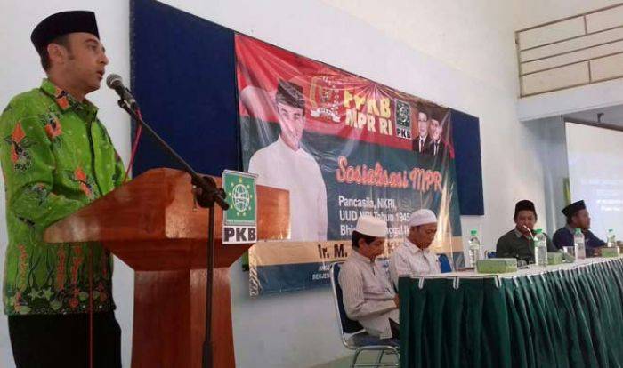 Nasim Khan, Anggota DPR RI PKB: Kemerdekaan Indonesia tak Lepas dari Peran Serta Ulama dan Santri Nasim Khan, Anggota DPR RI PKB: Kemerdekaan Indonesia tak Lepas dari Peran Serta Ulama dan Santri