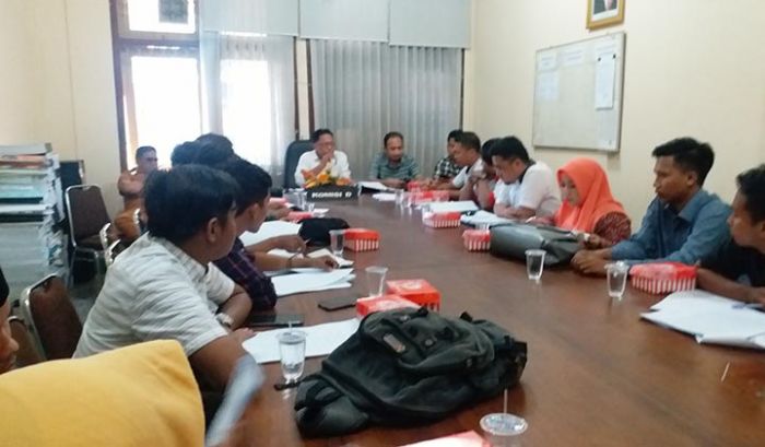 Komisi D Hearing dengan LSM dan Masyarakat Bahas Raperda Sistem Penyelenggaraan Perlindungan Anak Komisi D Hearing dengan LSM dan Masyarakat Bahas Raperda Sistem Penyelenggaraan Perlindungan Anak