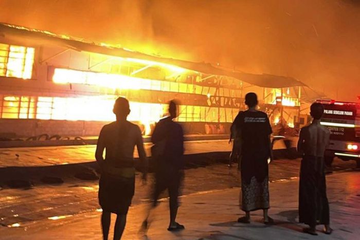 Diduga ada Kebocoran Gas Elpiji, Kandang Berisi 28 Ribu Ayam Terbakar Diduga ada Kebocoran Gas Elpiji, Kandang Berisi 28 Ribu Ayam Terbakar