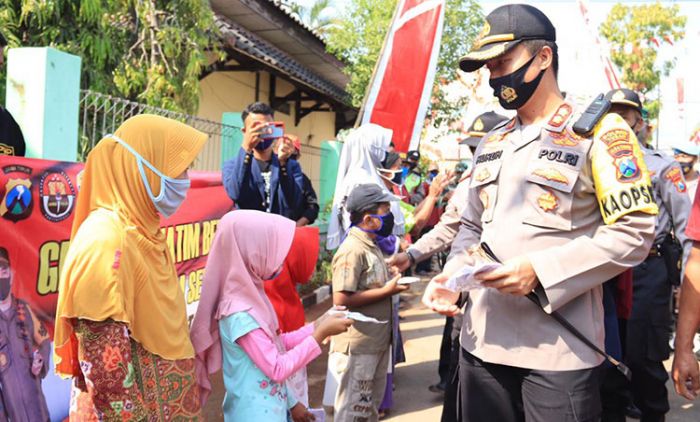 ​Bagikan 5.000 Masker, Polres Tuban Kampanyekan Gerakan Jatim Bermasker
