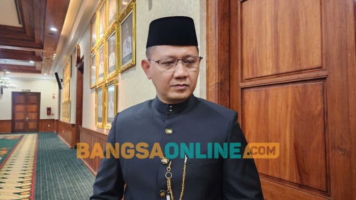 Dinas Pendidikan Jatim Bakal Sanksi Tegas Kepala SMA SMK yang Nekat Gelar Wisuda Kelulusan Dinas Pendidikan Jatim Bakal Sanksi Tegas Kepala SMA SMK yang Nekat Gelar Wisuda Kelulusan