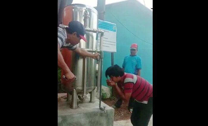 Abdimas PKDes Umsida Bantu Warga Ubah Air Jernih Jadi Air Minum Abdimas PKDes Umsida Bantu Warga Ubah Air Jernih Jadi Air Minum