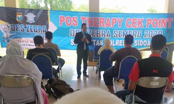 Terjaring Operasi Zebra Semeru di Sidoarjo, 60 Pelanggar Jalani Hipnoterapi Terjaring Operasi Zebra Semeru di Sidoarjo, 60 Pelanggar Jalani Hipnoterapi
