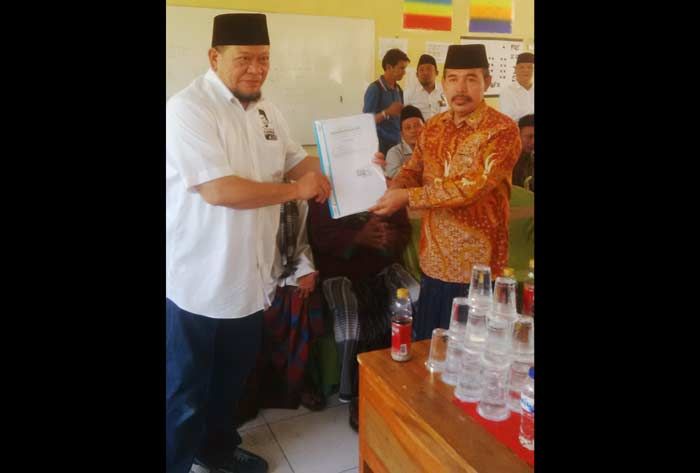 Bermaterai, La Nyalla Janji akan Beri Bantuan Pesantren di Pasuruan Apabila Terpilih Gubernur