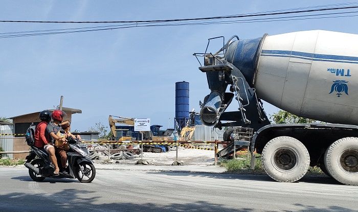 Satpol PP Kabupaten Kediri Tutup Permanen Perusahaan Beton Tak Berizin