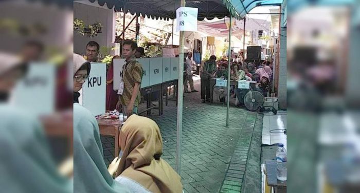 ​Satu Pemilih Nyoblos 5 Kertas Suara, Bawaslu Rekom Hitung Ulang TPS se-Surabaya