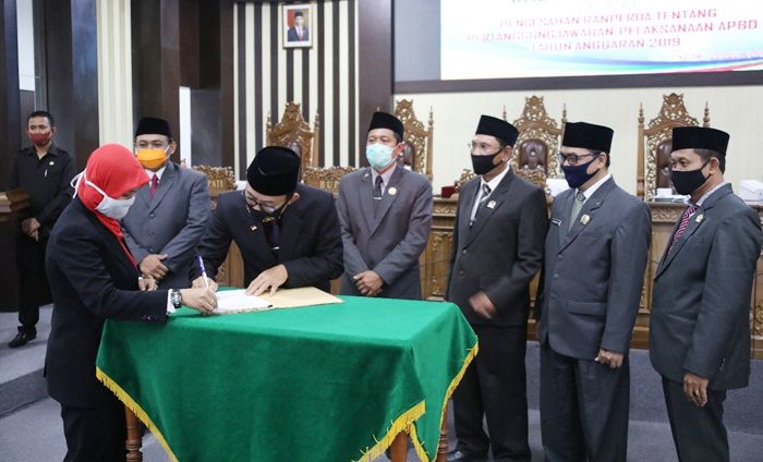DPRD Ngawi Gelar Paripurna Pertanggungjawaban Bupati Soal SILPA 12 Persen DPRD Ngawi Gelar Paripurna Pertanggungjawaban Bupati Soal SILPA 12 Persen