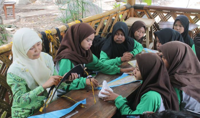 SMPN 1 Ngeluyu Adakan Kelas Kewirausahaan Bagi Siswanya, Digelar di Wisata Petung Ulung