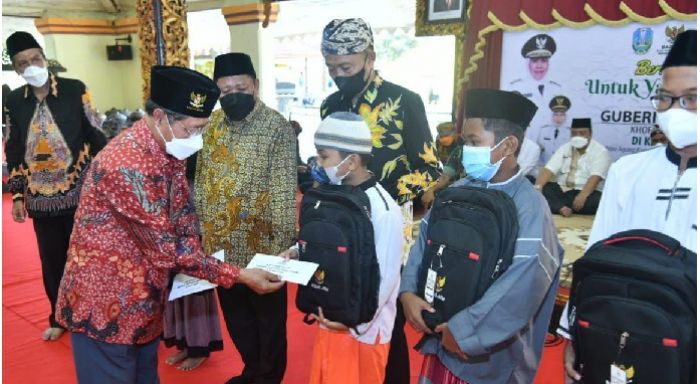 Tebar Berkah, Baznas Jatim Salurkan Bantuan Bagi Anak Yatim dan Duafa di Sumenep