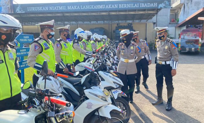 Jelang Operasi Ketupat Semeru, Kasatlantas Polres Mojokerto Kota Cek Kesiapan Kendaraan Personel Jelang Operasi Ketupat Semeru, Kasatlantas Polres Mojokerto Kota Cek Kesiapan Kendaraan Personel